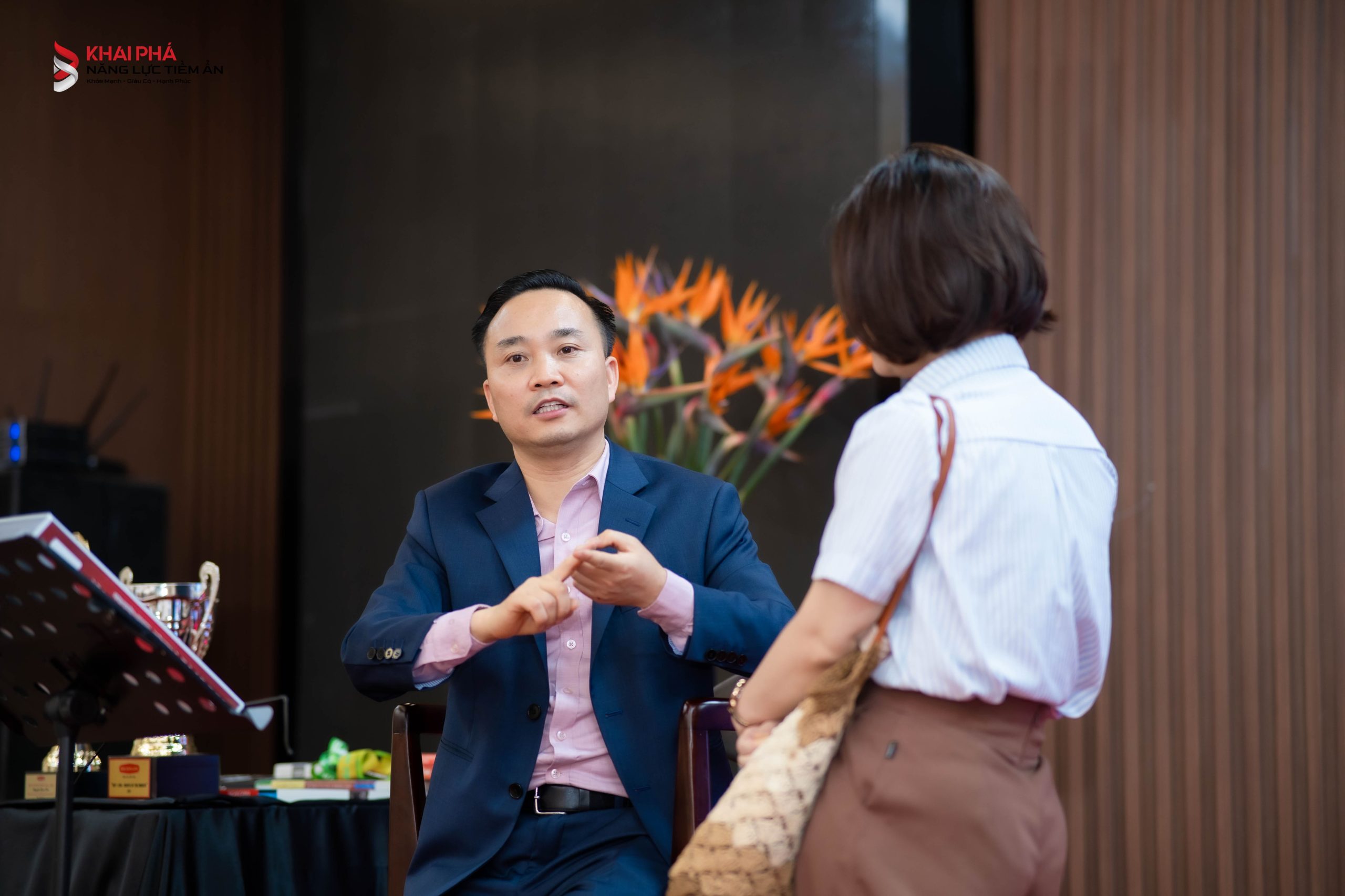 Trong hành trình Cách bán hàng online, việc chọn đúng sản phẩm và tìm được nguồn hàng uy tín là nền tảng quan trọng nhất. Một sản phẩm tốt sẽ giúp tiết kiệm chi phí quảng cáo, tăng tỷ lệ chuyển đổi và xây dựng thương hiệu lâu dài. Nhưng để làm được điều đó, người mới cần hiểu rõ các kênh nhập hàng và đặc điểm của từng loại.
